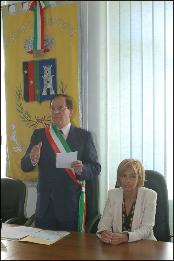 Il sindaco Antonio Tarquini durante il convegno in Municipio con l'on. Marisa Bafile